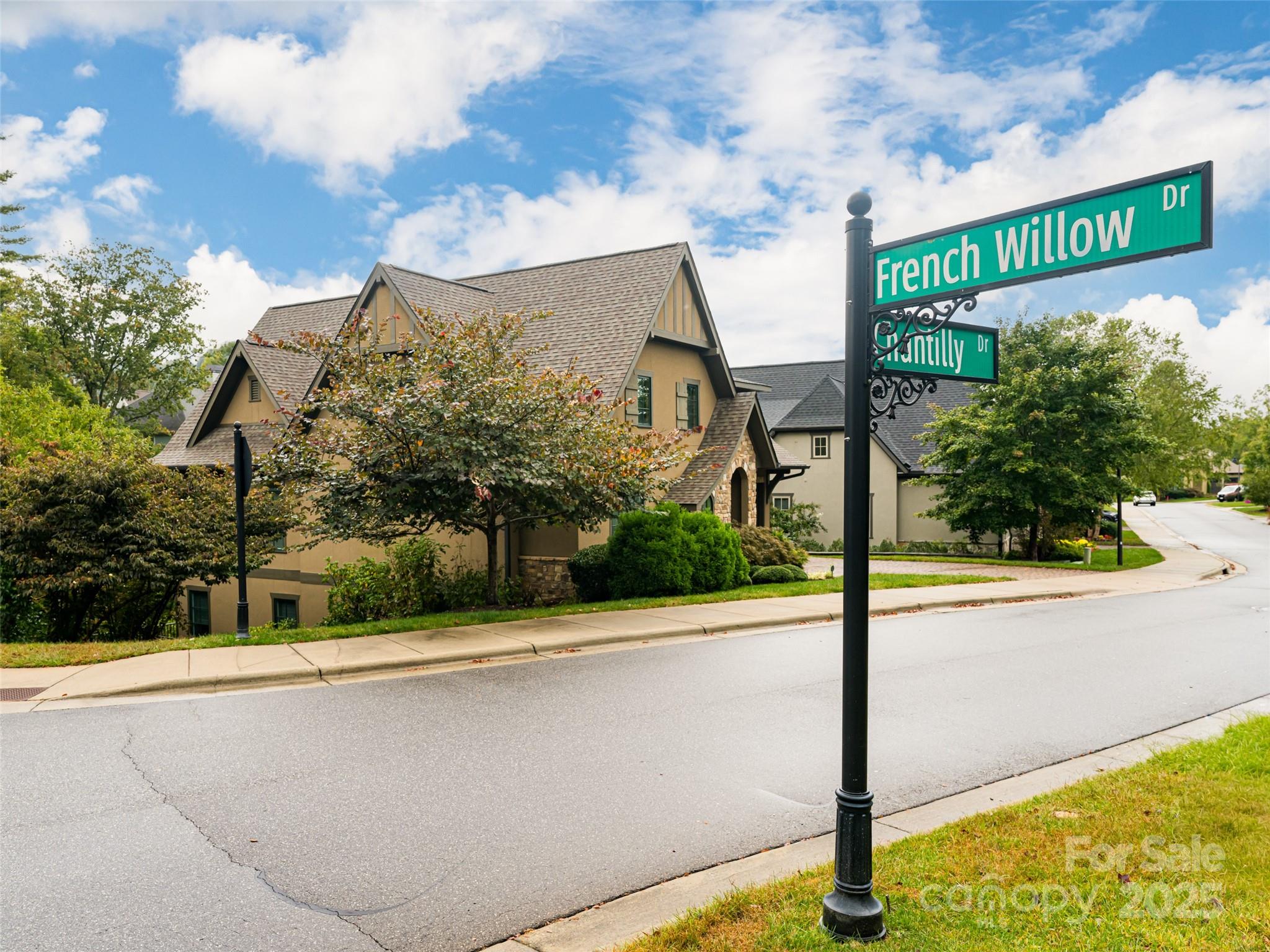 87 Chantilly Drive Asheville NC 28804