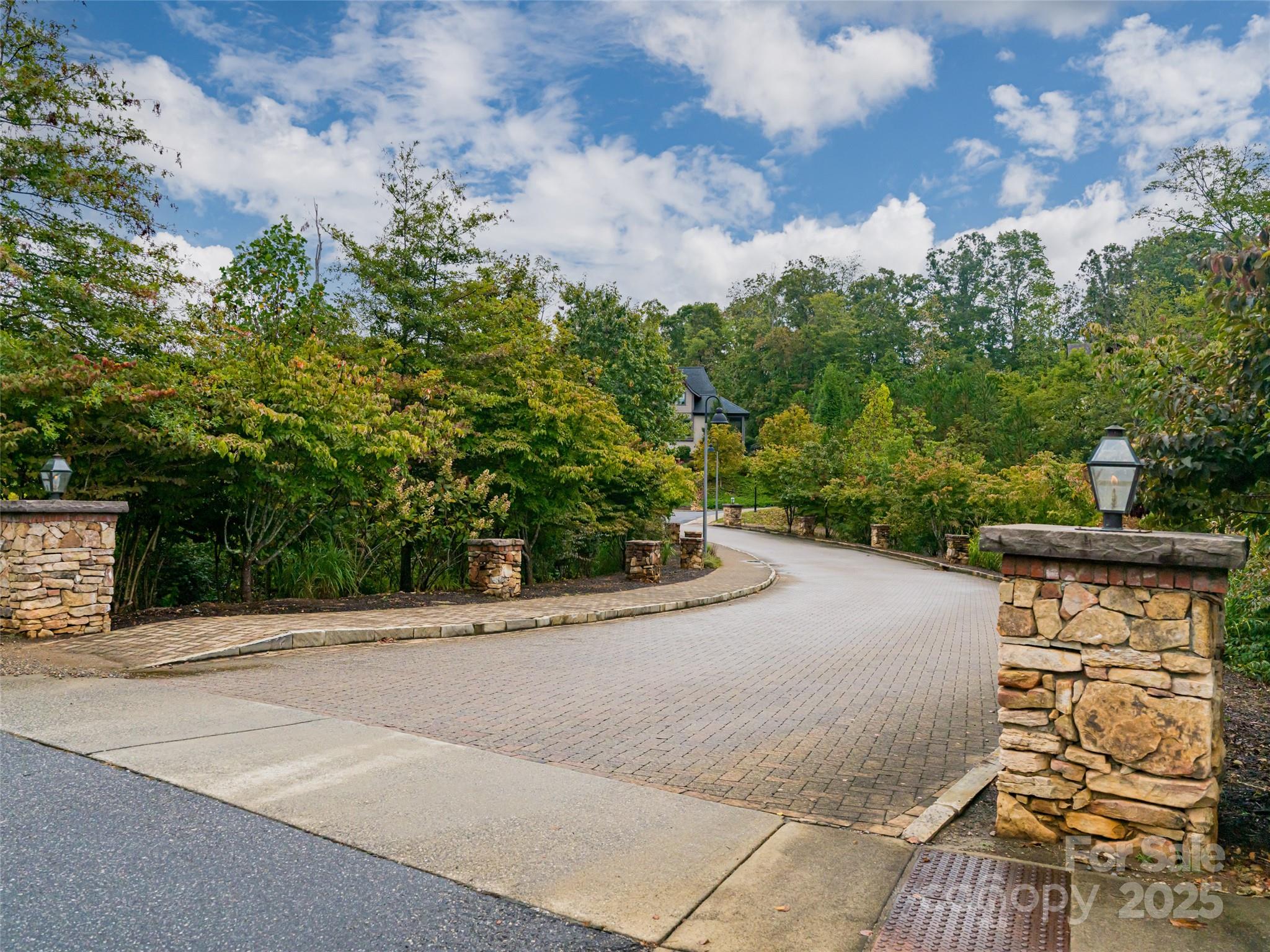 87 Chantilly Drive Asheville NC 28804