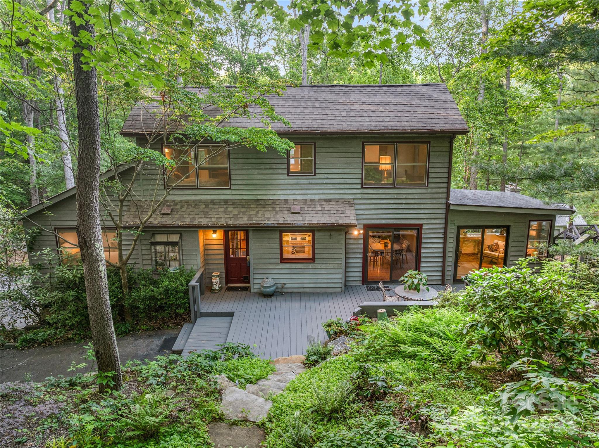 8 Cricket Lane Asheville NC 28804