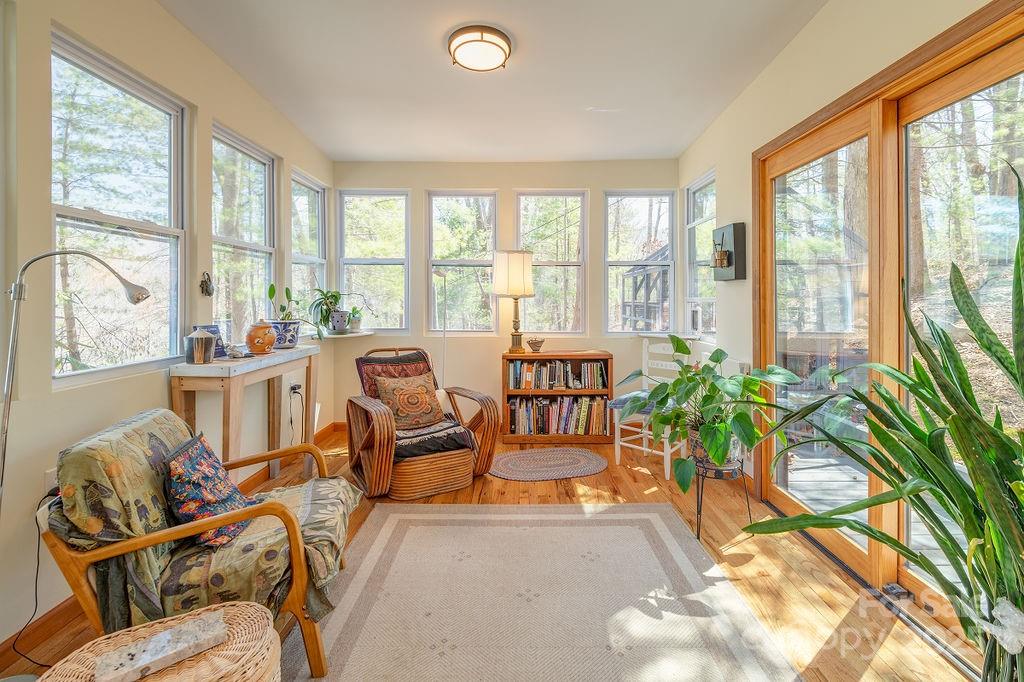 8 Cricket Lane Asheville NC 28804