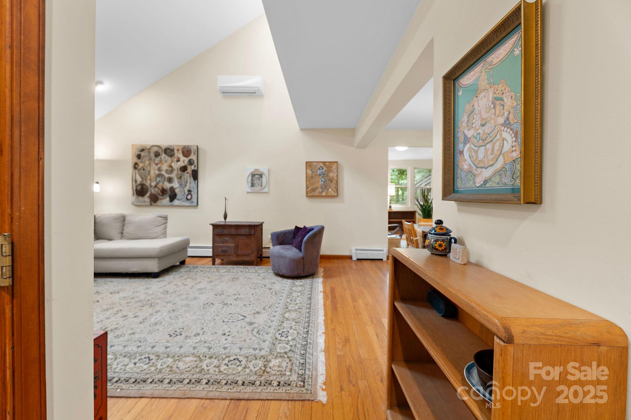 8 Cricket Lane Asheville NC 28804