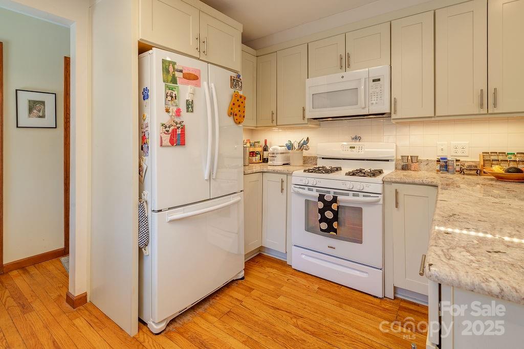 8 Cricket Lane Asheville NC 28804