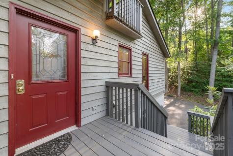 8 Cricket Lane Asheville NC 28804