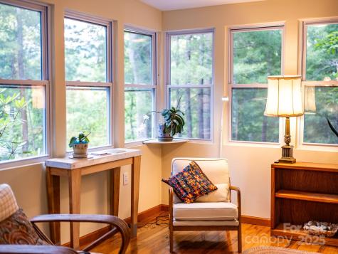8 Cricket Lane Asheville NC 28804