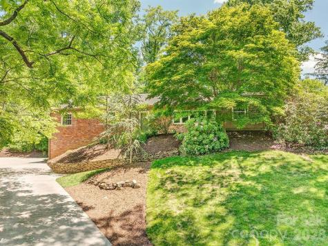 35 Dogwood Road Asheville NC 28804
