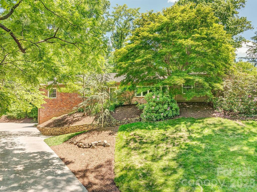Asheville NC, 35 Dogwood Road