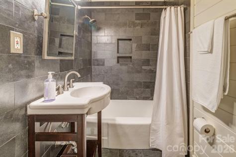 35 Dogwood Road Asheville NC 28804