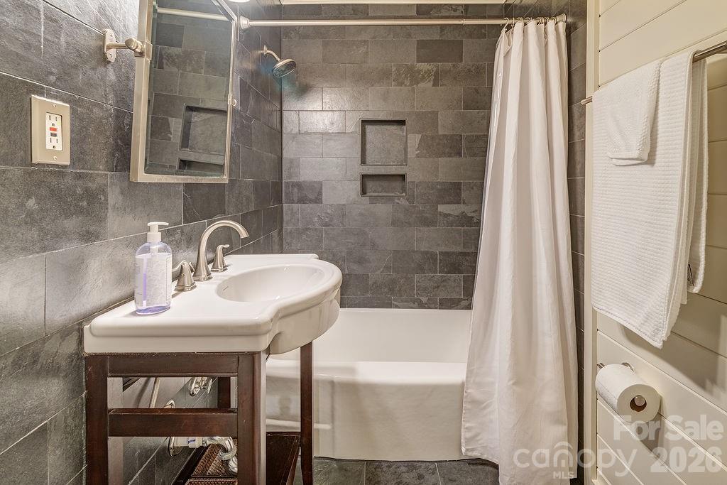 35 Dogwood Road Asheville NC 28804