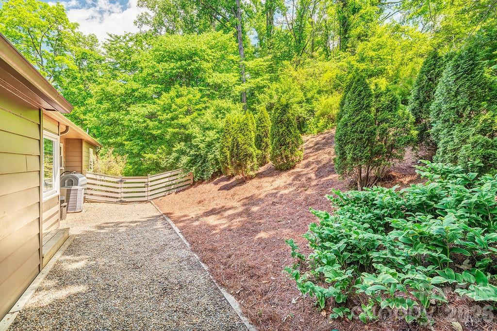 35 Dogwood Road Asheville NC 28804