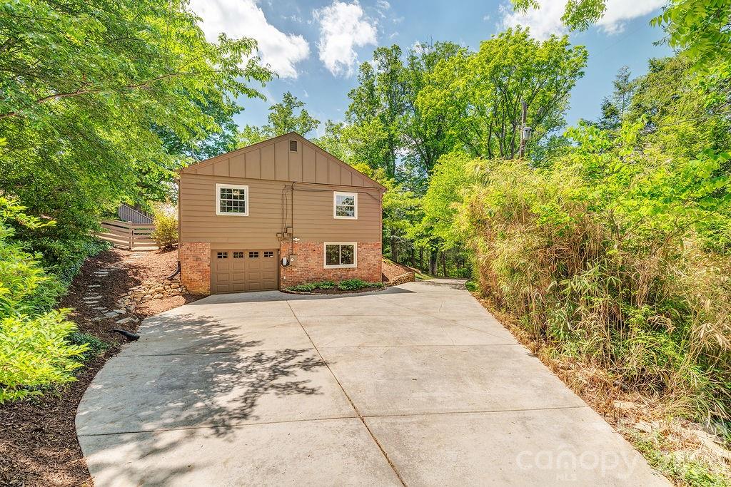 35 Dogwood Road Asheville NC 28804