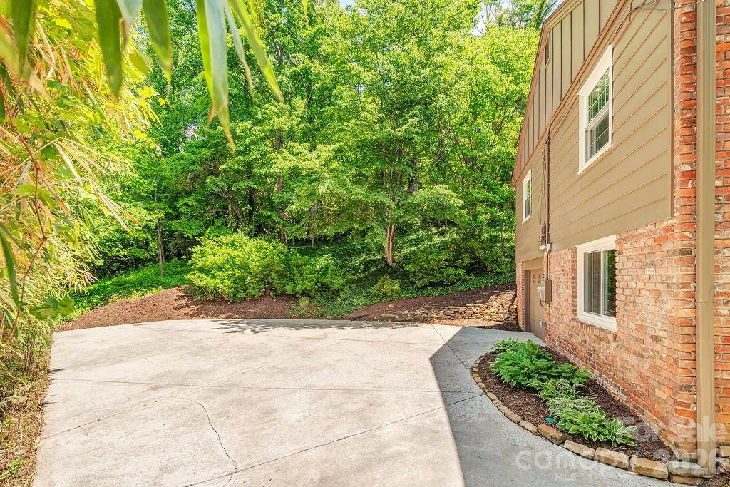 35 Dogwood Road Asheville NC 28804