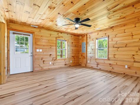 5881 Us 23 Highway Mars Hill NC 28754