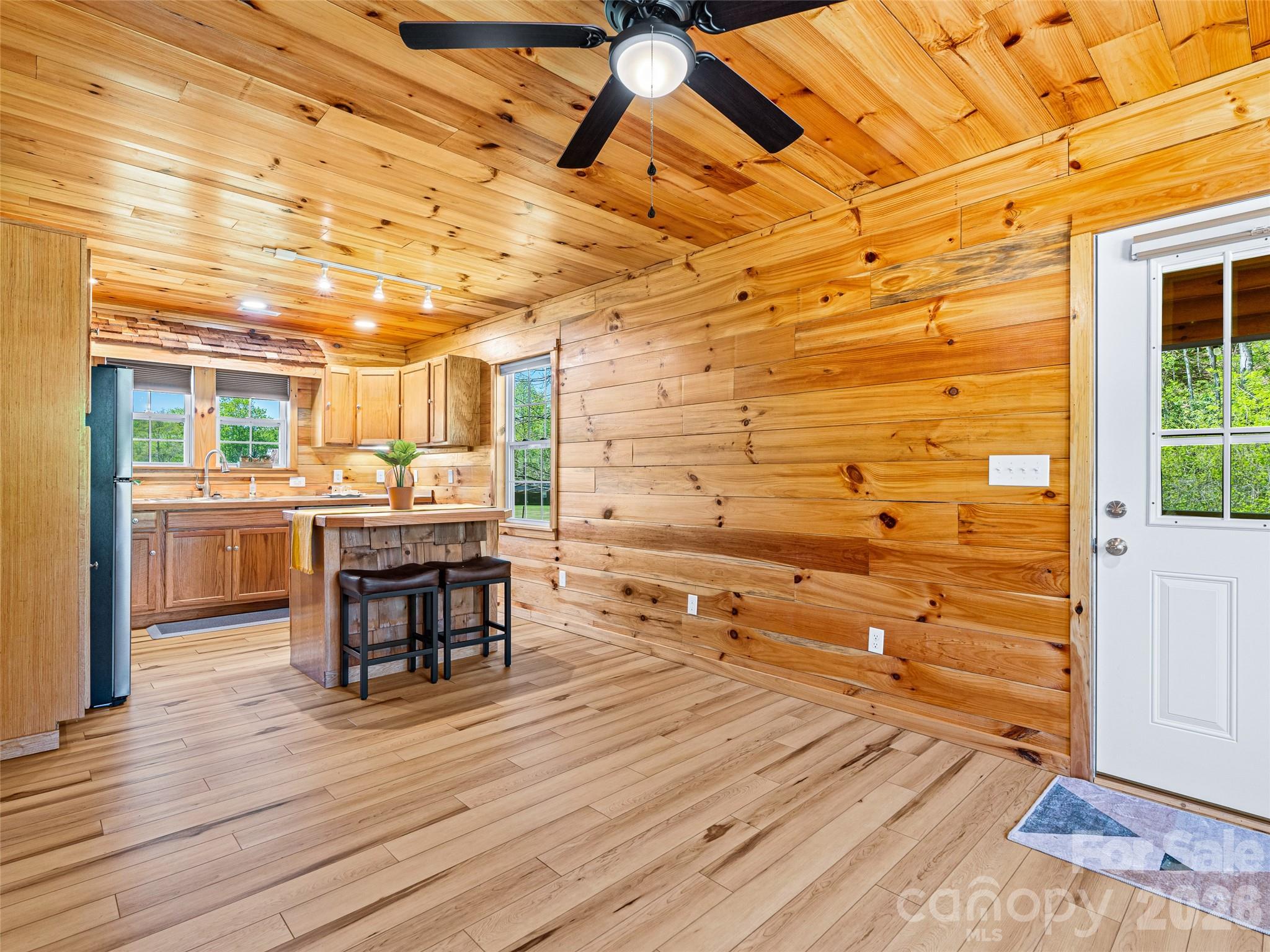 5881 Us 23 Highway Mars Hill NC 28754
