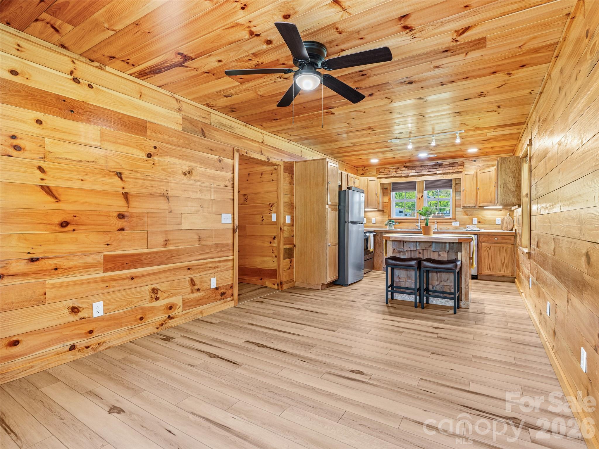 5881 Us 23 Highway Mars Hill NC 28754