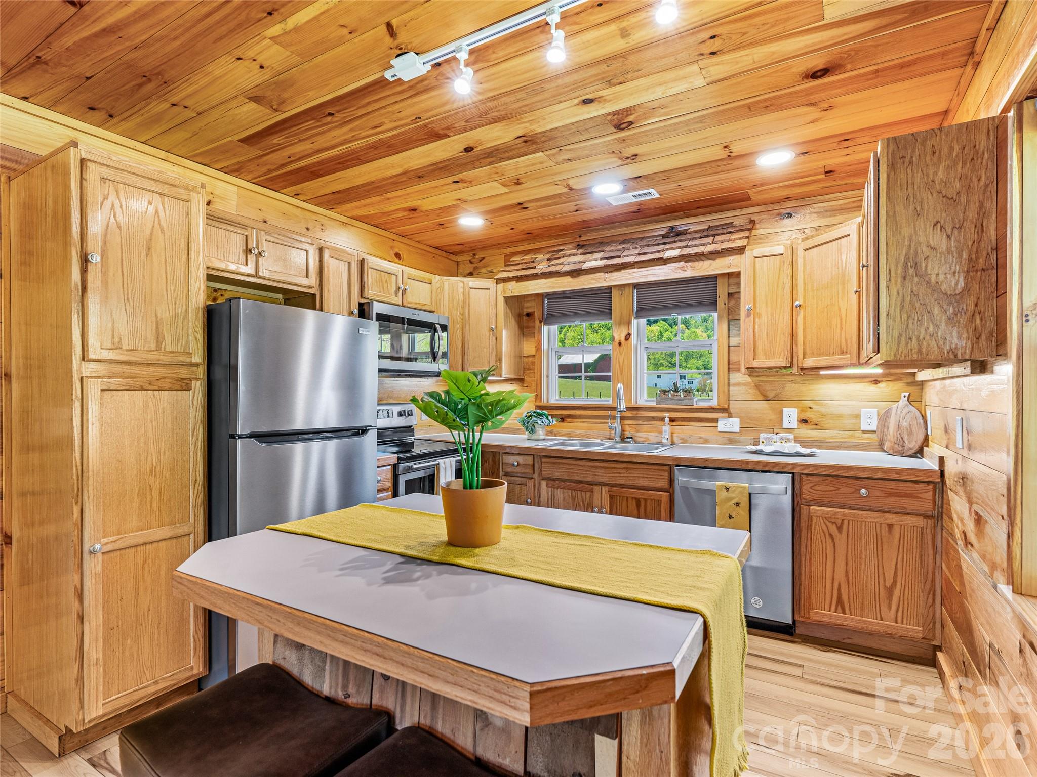 5881 Us 23 Highway Mars Hill NC 28754