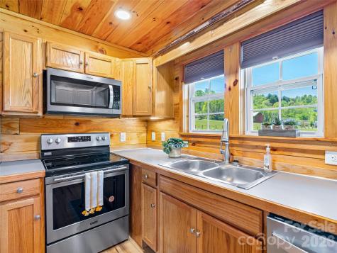5881 Us 23 Highway Mars Hill NC 28754