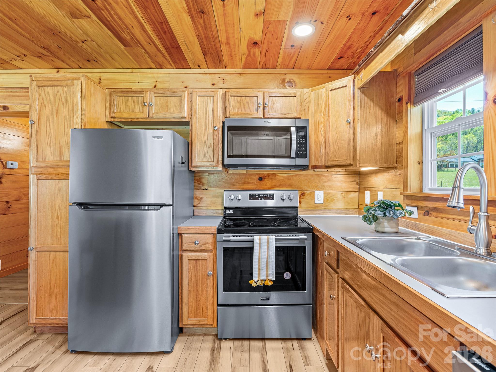 5881 Us 23 Highway Mars Hill NC 28754