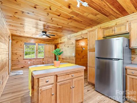 5881 Us 23 Highway Mars Hill NC 28754