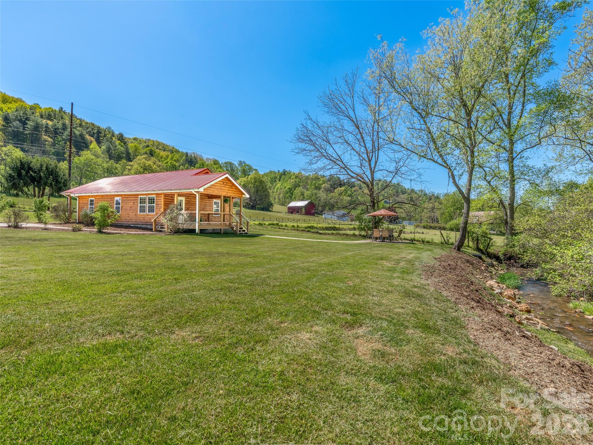 5881 Us 23 Highway Mars Hill NC 28754