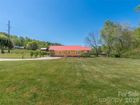 5881 Us 23 Highway Mars Hill NC 28754
