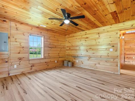 5881 Us 23 Highway Mars Hill NC 28754