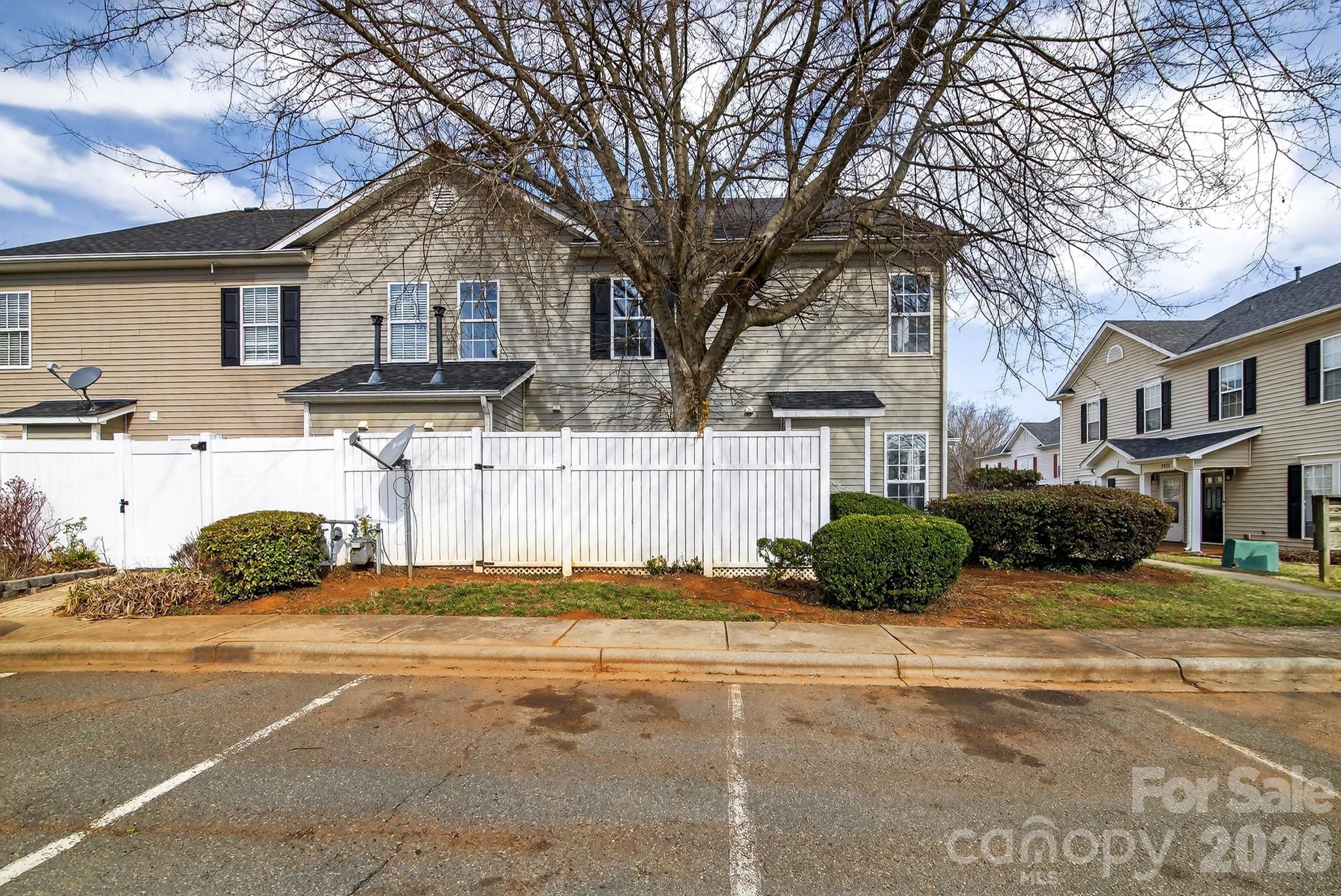 1911 Flushing Court Charlotte NC 28215