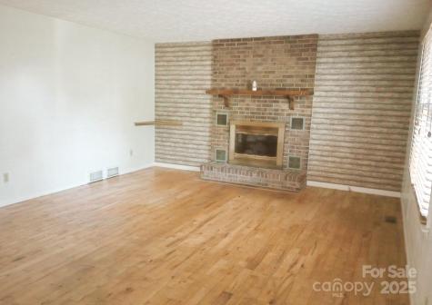 132 Haynes Street Hendersonville NC 28791