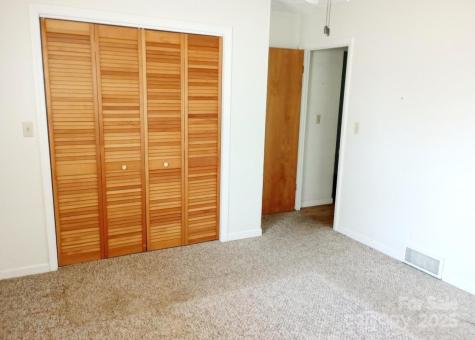 132 Haynes Street Hendersonville NC 28791