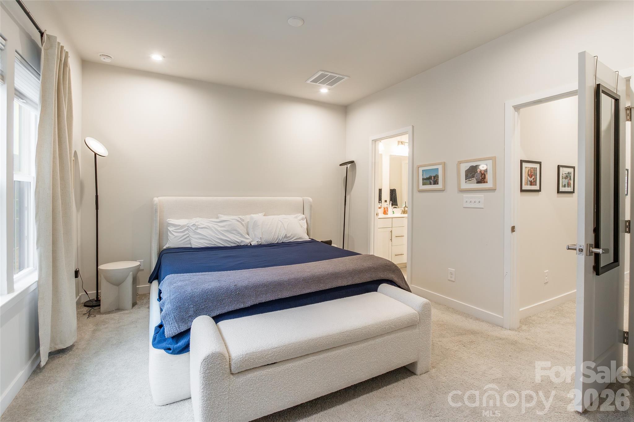 924 Broad River Lane Charlotte NC 28211