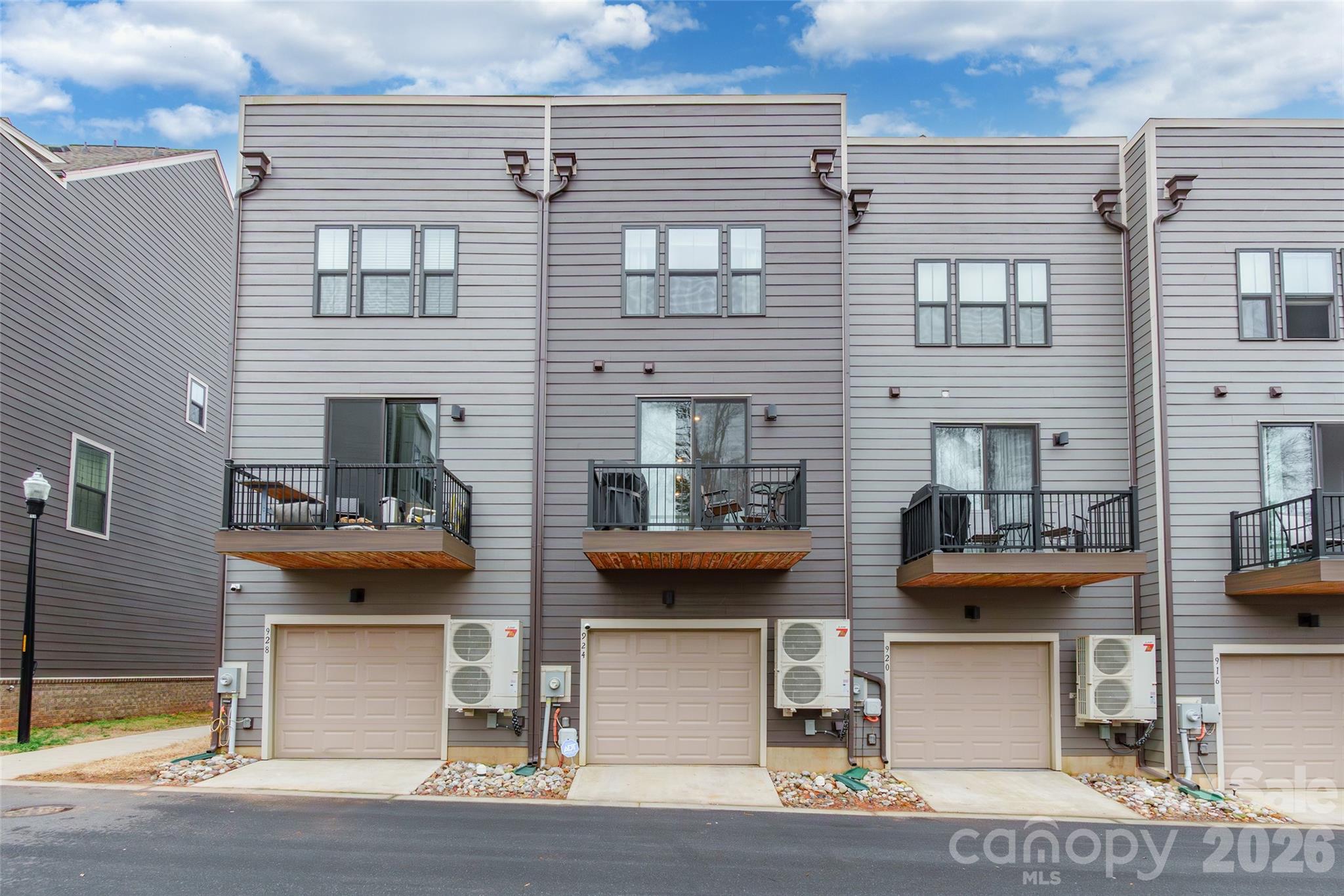 924 Broad River Lane Charlotte NC 28211