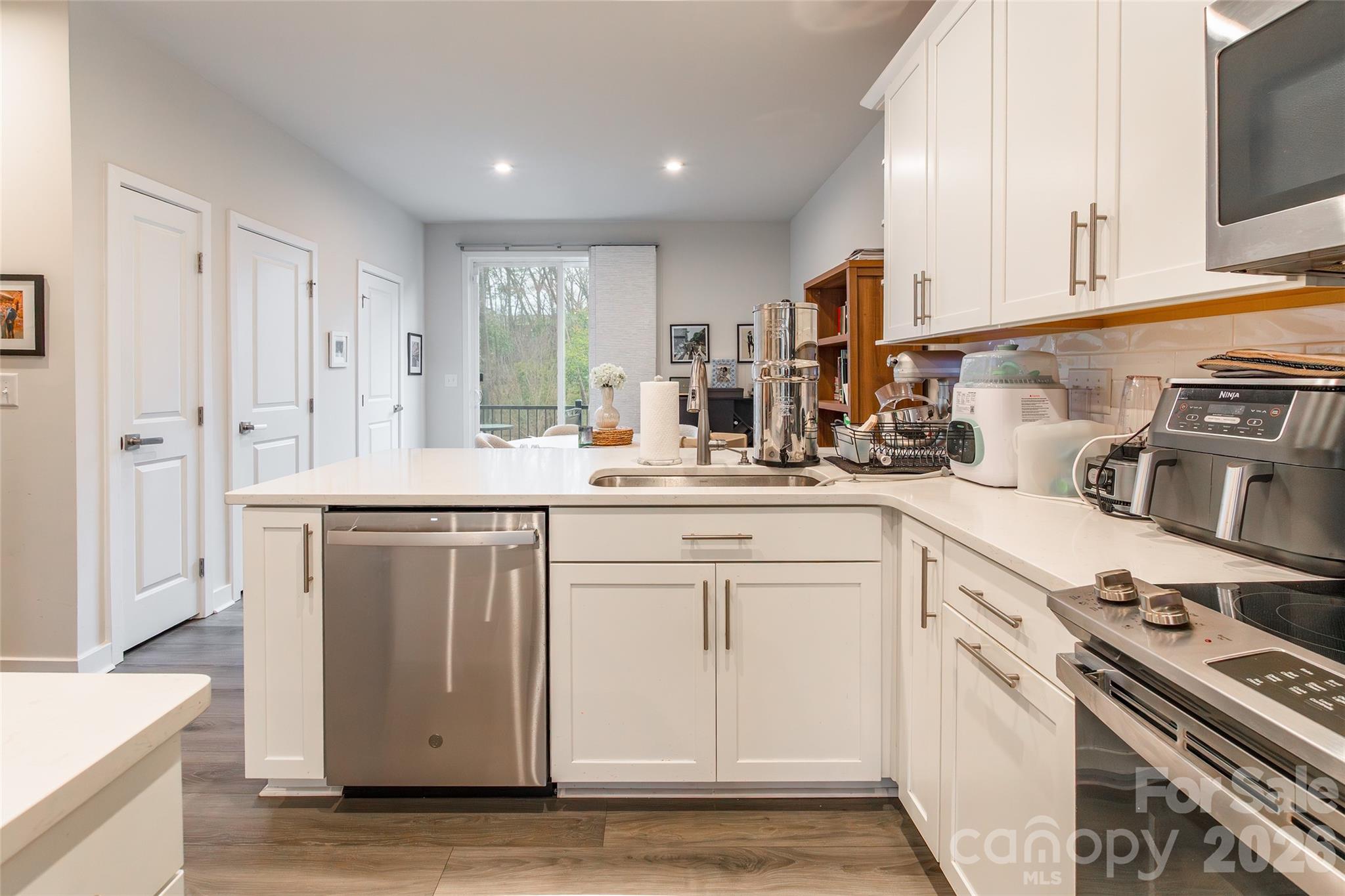 924 Broad River Lane Charlotte NC 28211