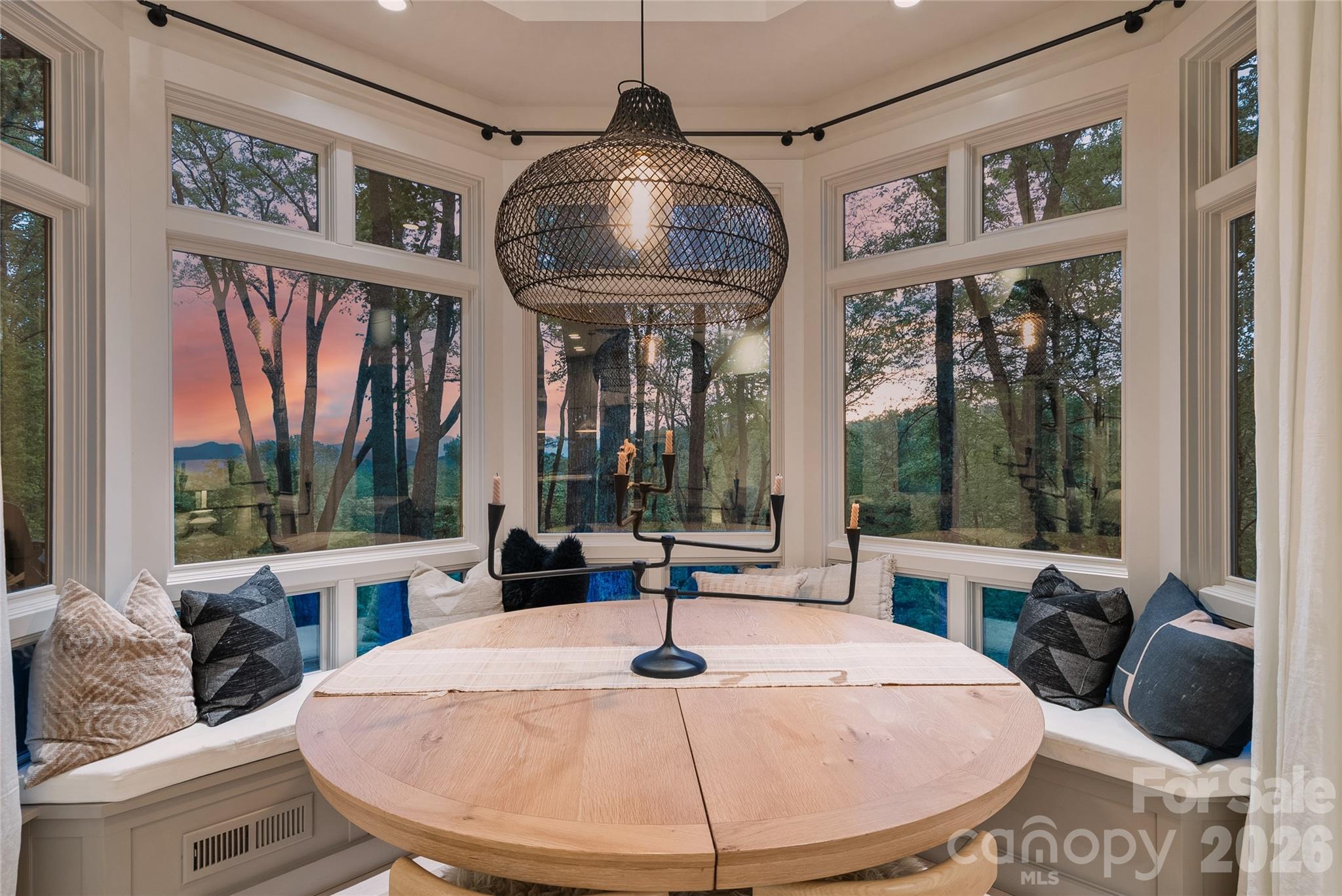 15 Hunters Way Asheville NC 28804