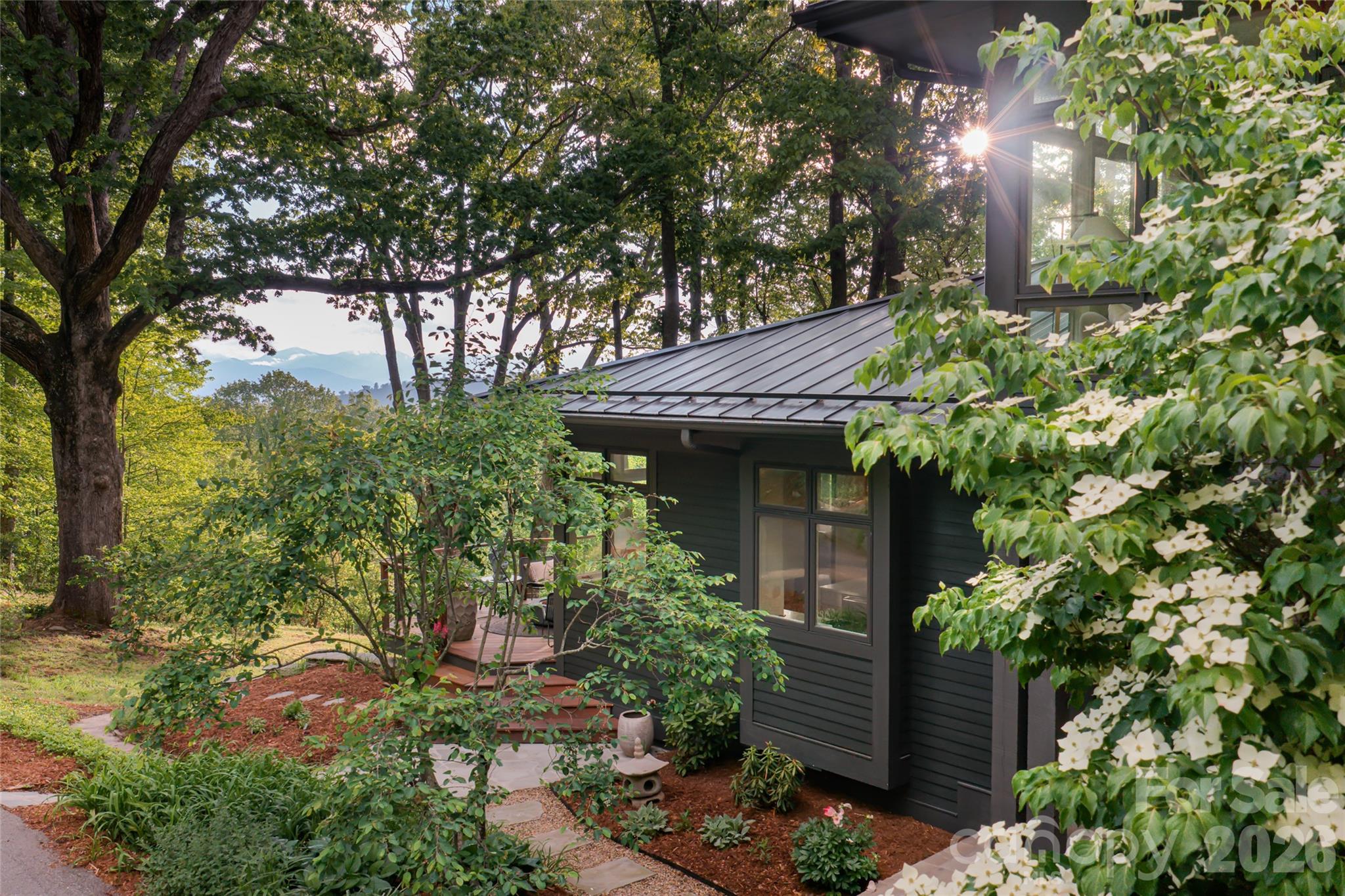 15 Hunters Way Asheville NC 28804