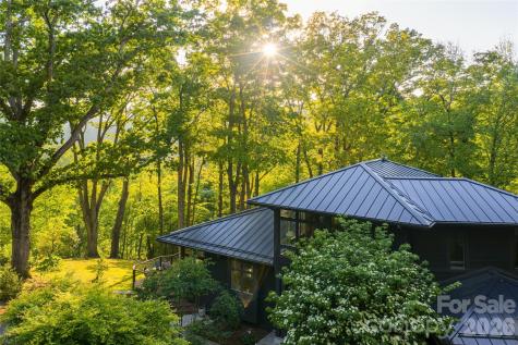 15 Hunters Way Asheville NC 28804