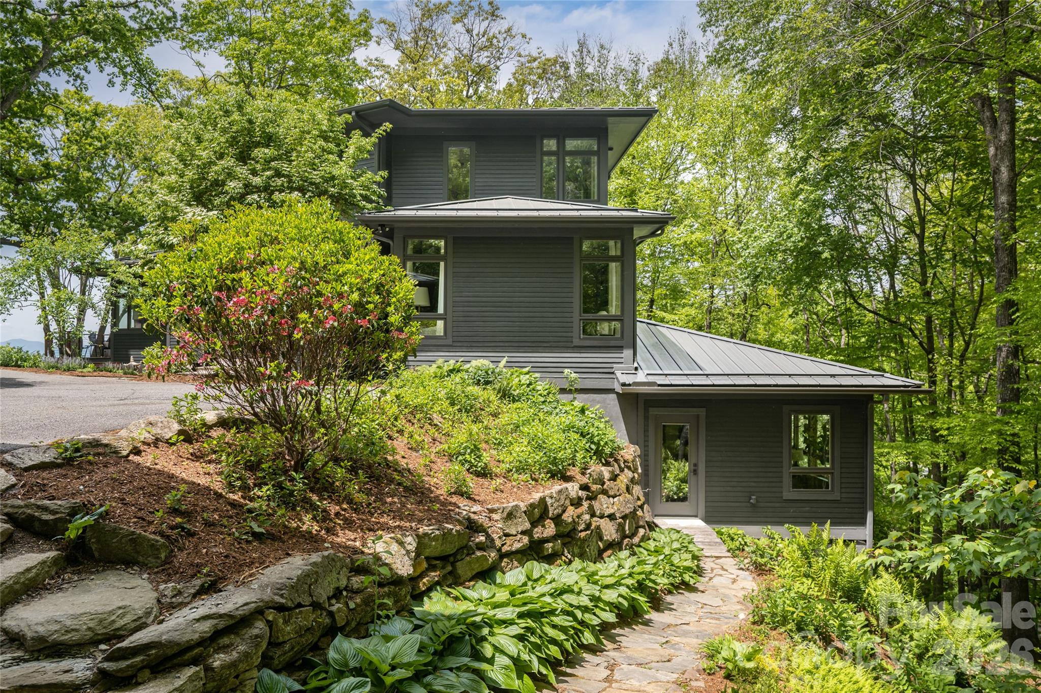 15 Hunters Way Asheville NC 28804