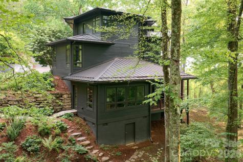 15 Hunters Way Asheville NC 28804