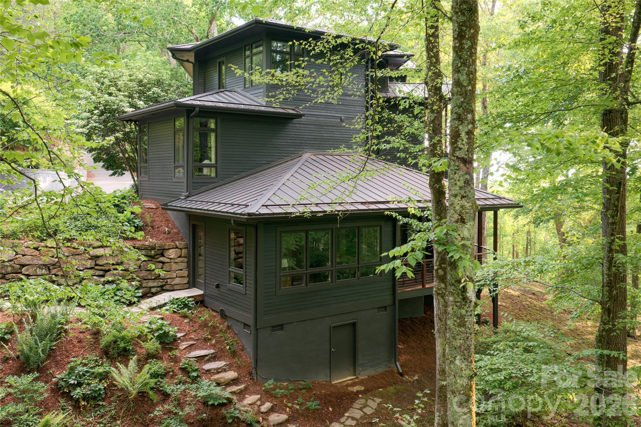 15 Hunters Way Asheville NC 28804