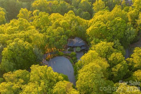 15 Hunters Way Asheville NC 28804