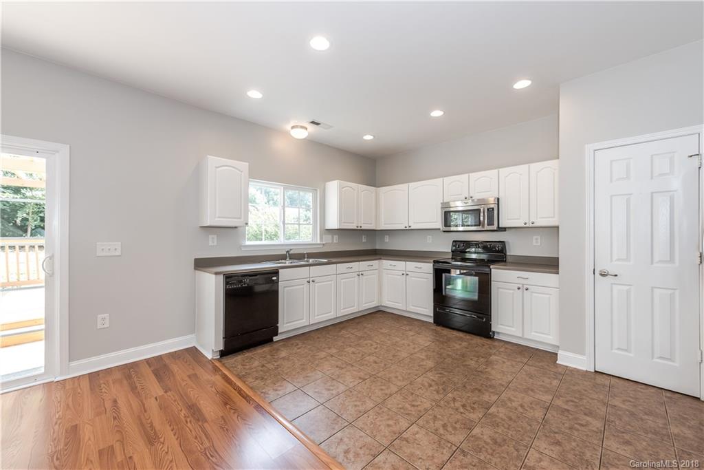10232 Hugue Way Charlotte NC 28214