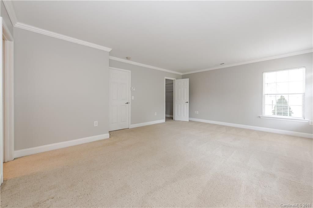 10232 Hugue Way Charlotte NC 28214