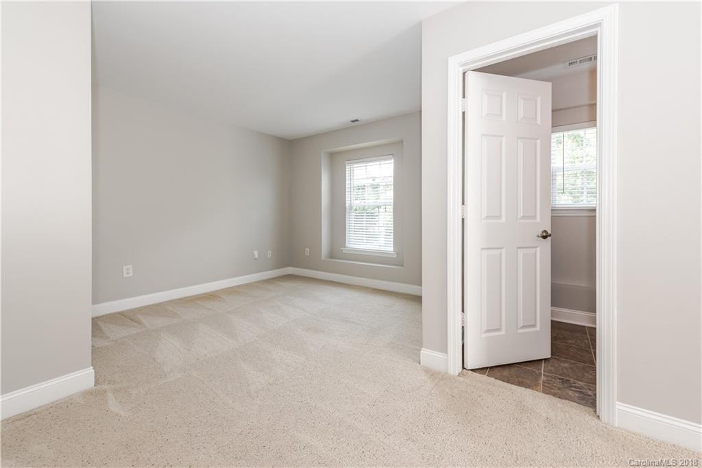 10232 Hugue Way Charlotte NC 28214
