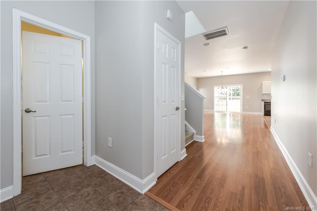 10232 Hugue Way Charlotte NC 28214