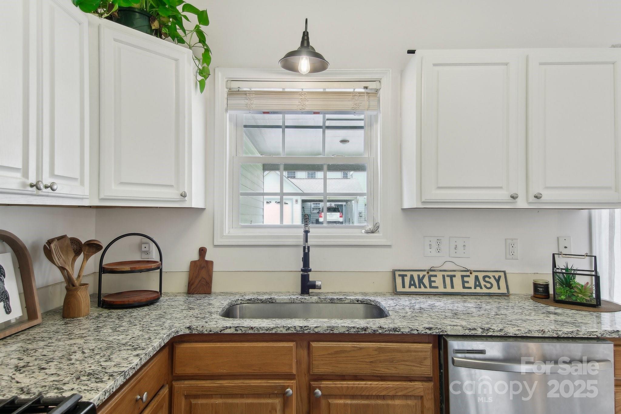 22 Rotunda Circle Asheville NC 28806