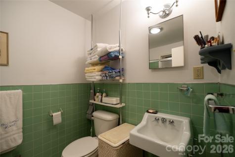 1412 N Bearwallow Road Fletcher NC 28732