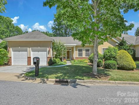 18 Boddington Court Asheville NC 28803