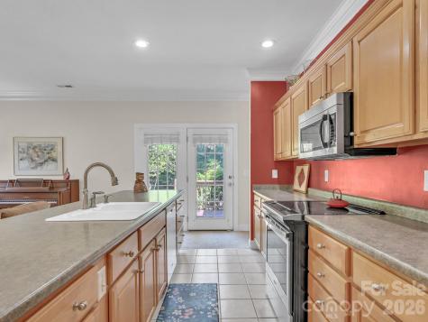 18 Boddington Court Asheville NC 28803