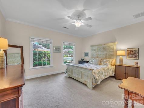 18 Boddington Court Asheville NC 28803