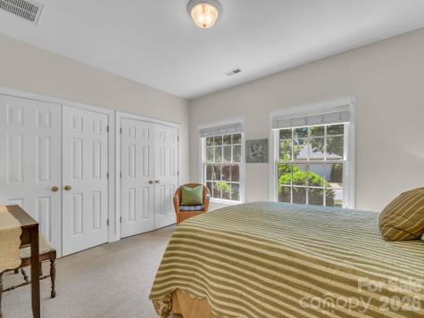 18 Boddington Court Asheville NC 28803