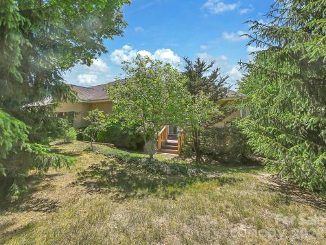 18 Boddington Court Asheville NC 28803