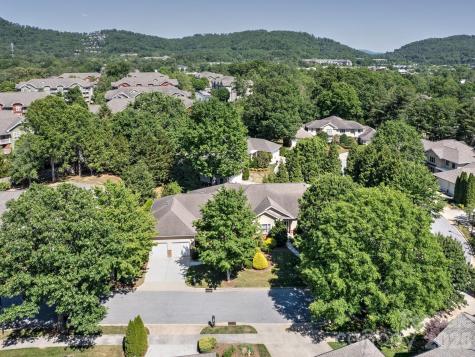 18 Boddington Court Asheville NC 28803